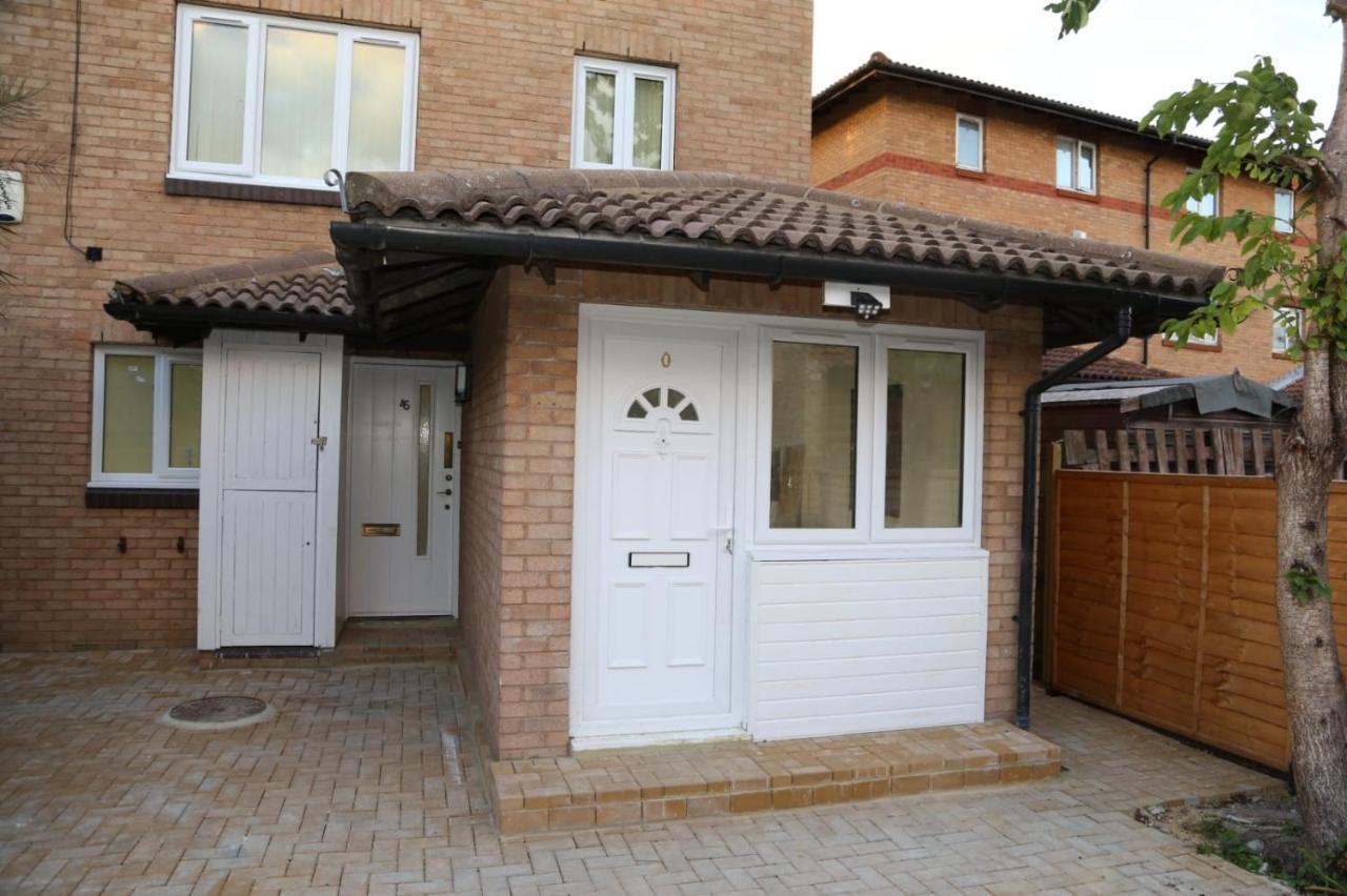 A A Guest Rooms Thamesmead Erith Exterior foto