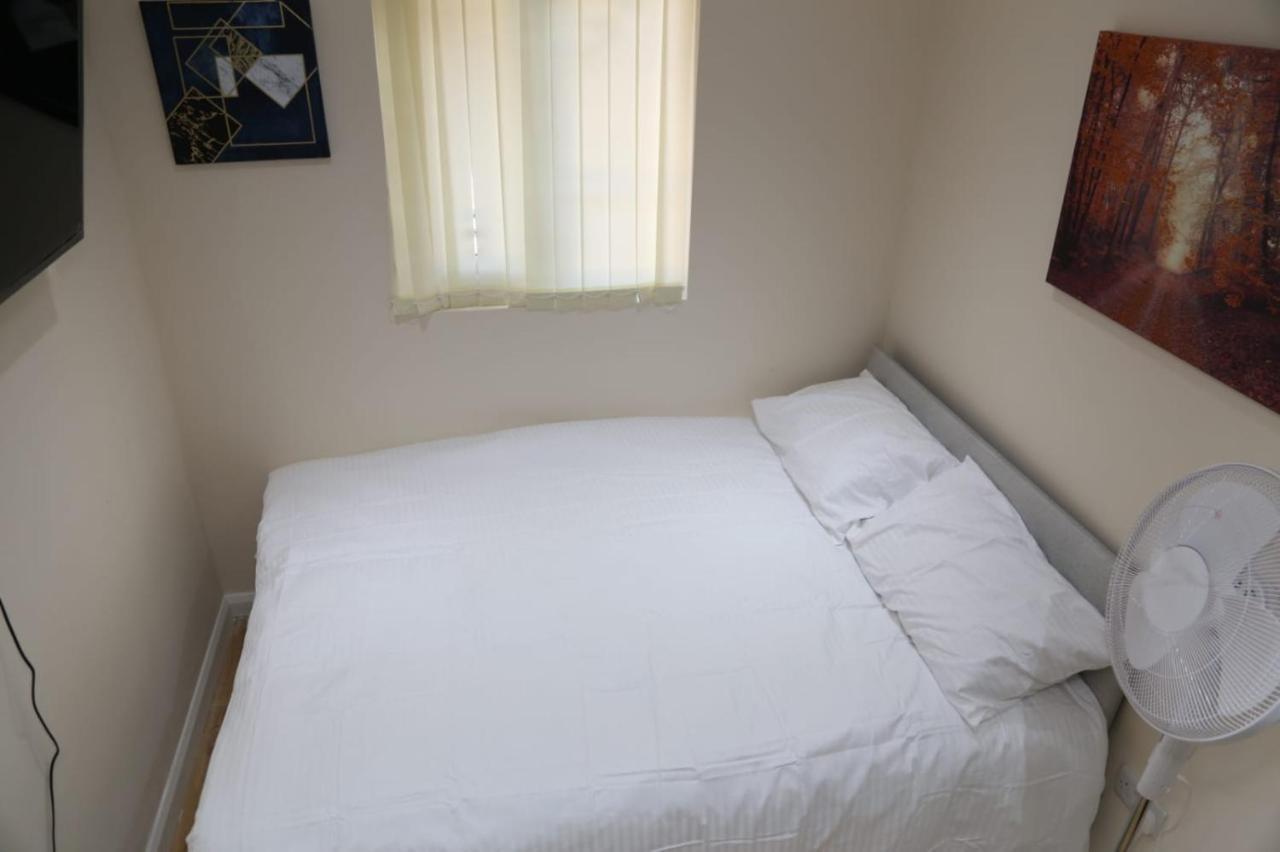 A A Guest Rooms Thamesmead Erith Exterior foto