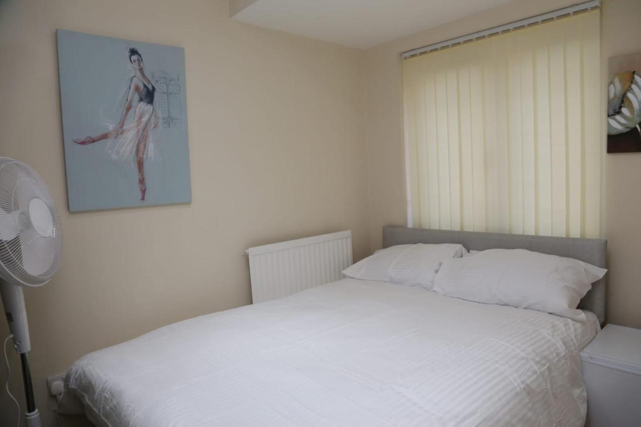 A A Guest Rooms Thamesmead Erith Exterior foto