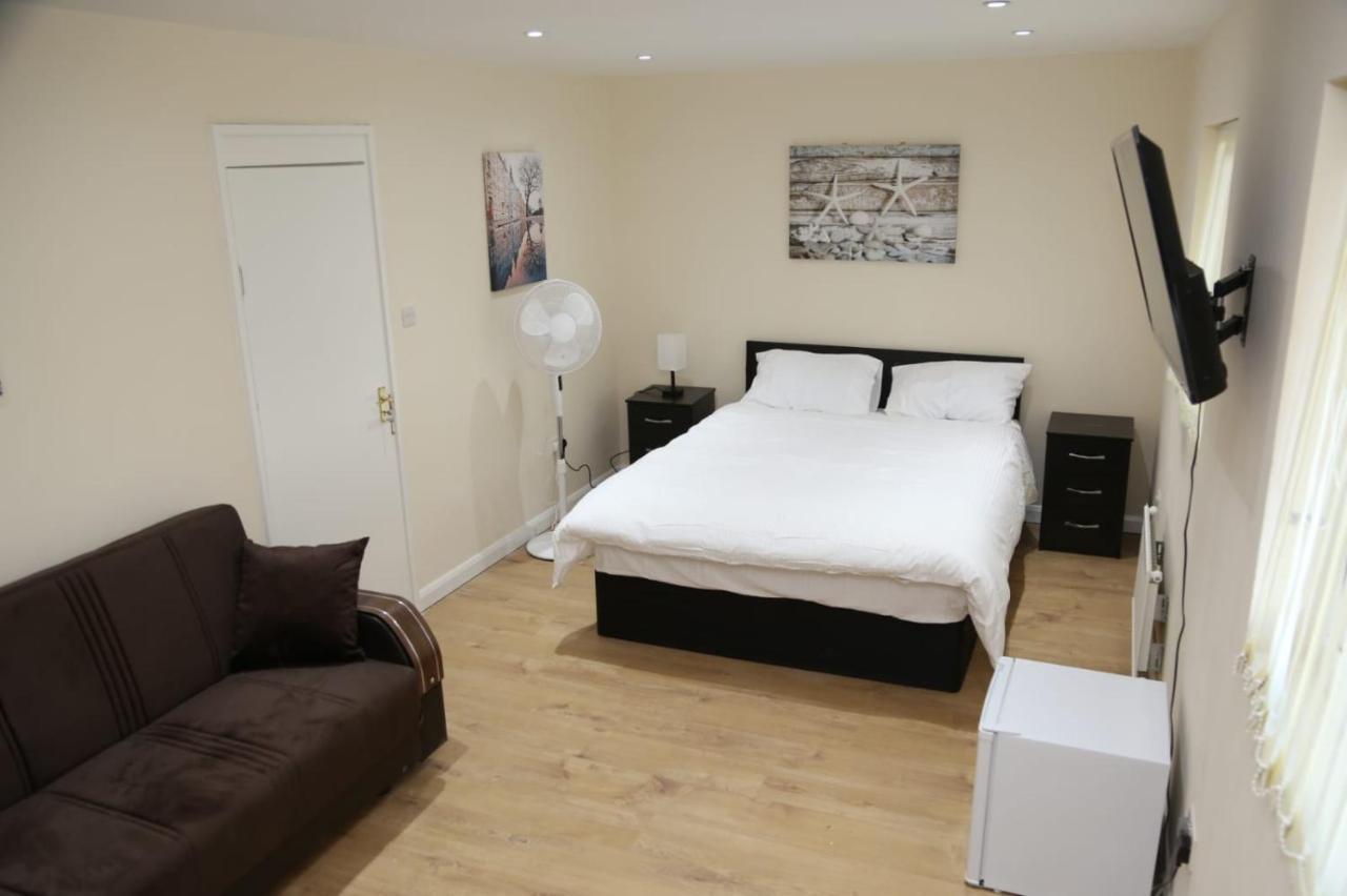A A Guest Rooms Thamesmead Erith Exterior foto