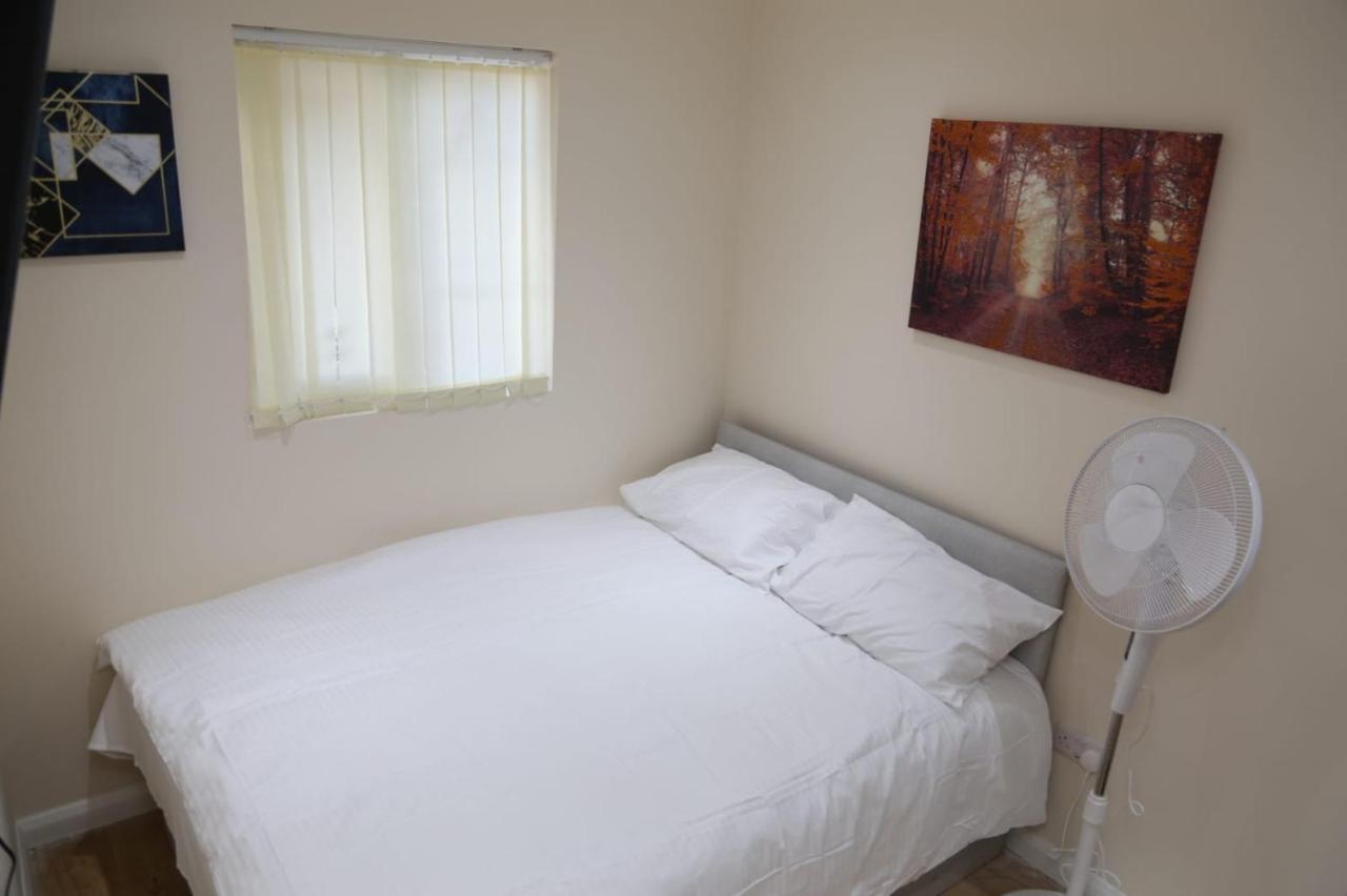A A Guest Rooms Thamesmead Erith Exterior foto