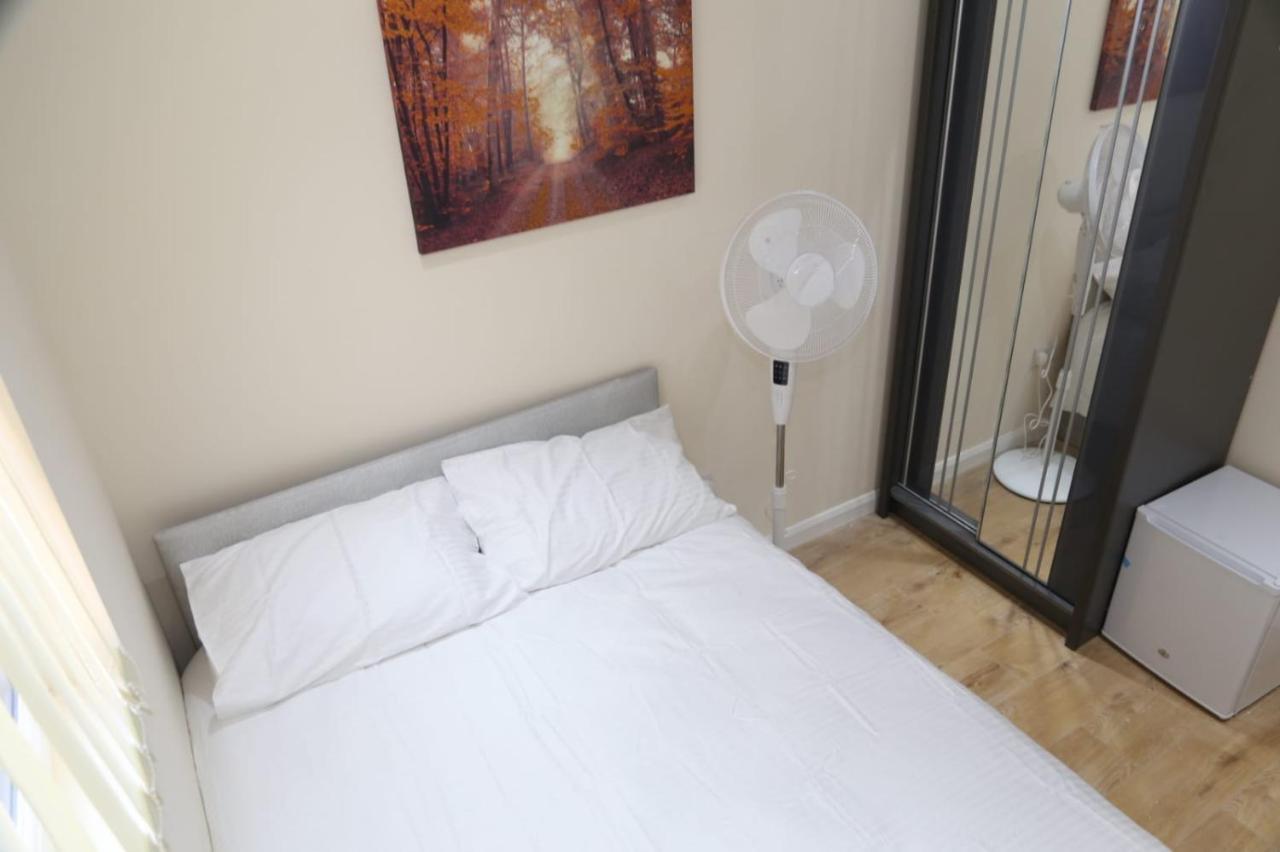 A A Guest Rooms Thamesmead Erith Exterior foto