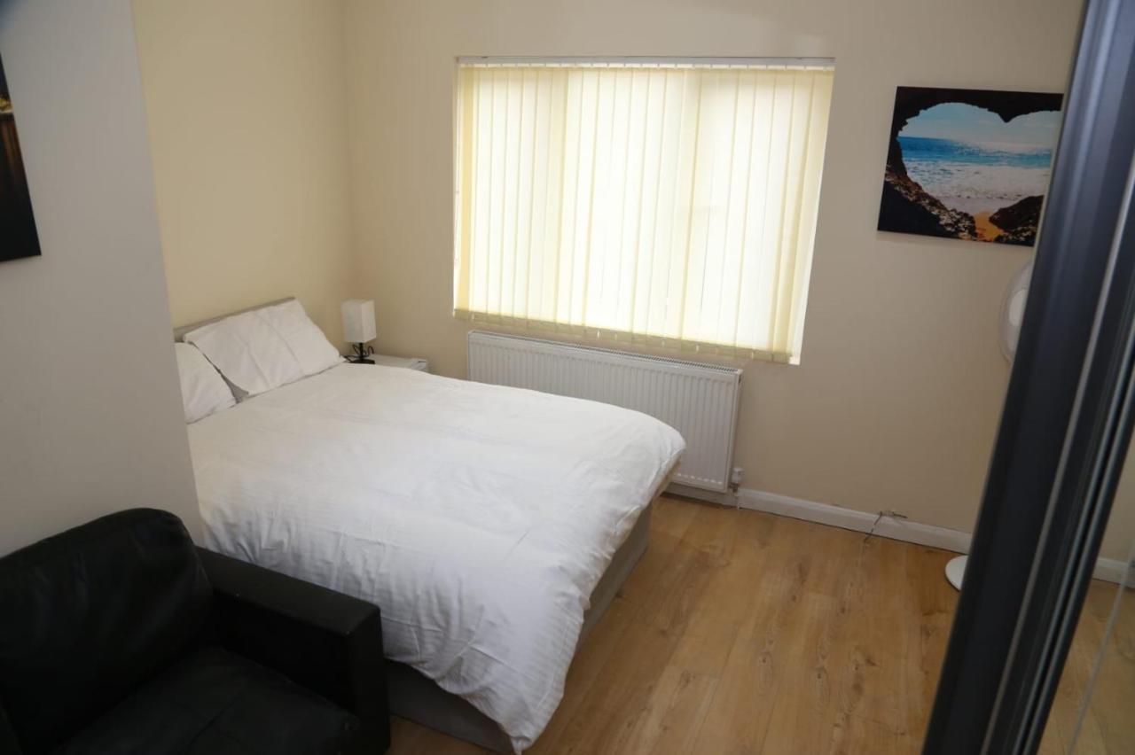 A A Guest Rooms Thamesmead Erith Exterior foto